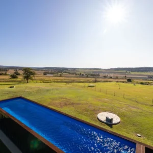 Piscina Contenedor 40 Pies — Elevada, Diseño Moderno, Lista para Instalar