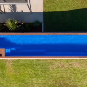 Piscina Contenedor 40 Pies — Elevada, Diseño Moderno, Lista para Instalar