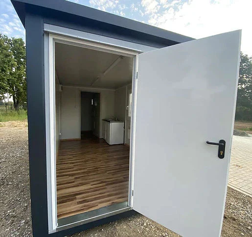 Contenedor habitacional totalmente equipado, con cocina, baño, ducha y WC