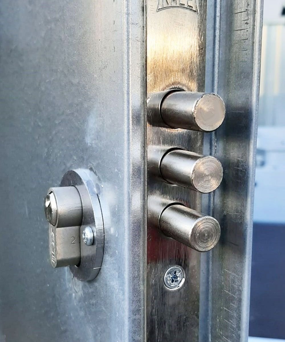 Contenedor de materiales MC4, galvanizado, Al. 2090 × An. 2142 × Pr. 3882 mm, puerta lateral de dos hojas - Imagen 7