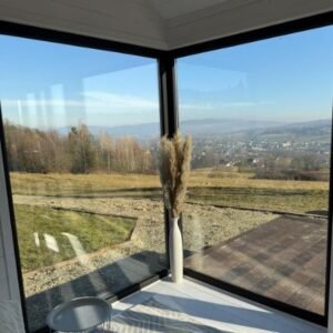 Tiny House 7,10 × 3,00 m – Fachada Negra – Altillo con Ventana Triangular
