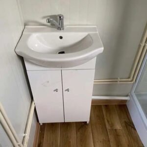 Contenedor Oficina 6,00 x 2,40 m con Baño y Cocina