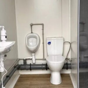 Pabellón Sanitario con Tres Cabinas (Ref: S2103)