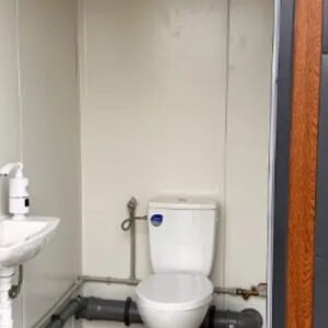 Pabellón Sanitario con Tres Cabinas (Ref: S2103)