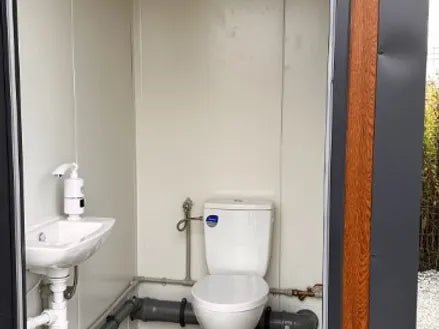 Pabellón Sanitario con Tres Cabinas (Ref: S2103) - Imagen 5