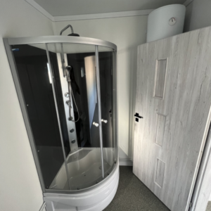 Contenedor Vivienda 6,00 x 2,44 m con Cocina, WC y Ducha