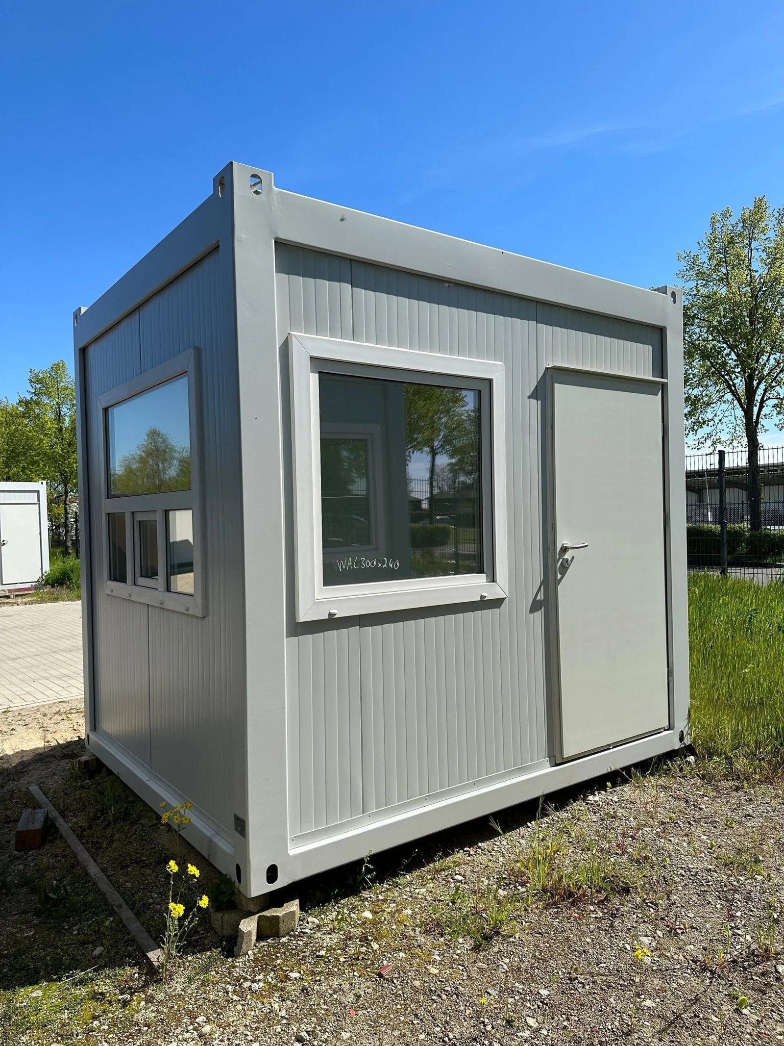 Contenedor de Oficina 3,00 x 2,44 m - Puesto de Seguridad / Control