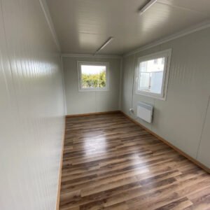 Contenedor de Oficina 5x2,4 m - Módulo Prefabricado con Aislamiento