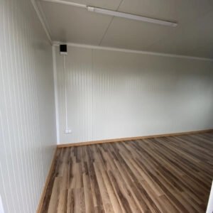 Contenedor de Oficina 5x2,4 m - Módulo Prefabricado con Aislamiento