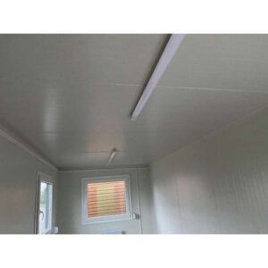 Contenedor de Oficina con Persianas 6 x 2,4 m