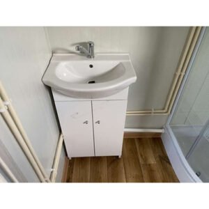 Contenedor de Oficina 6,00 x 2,40 m con Baño, Ducha y Cocina